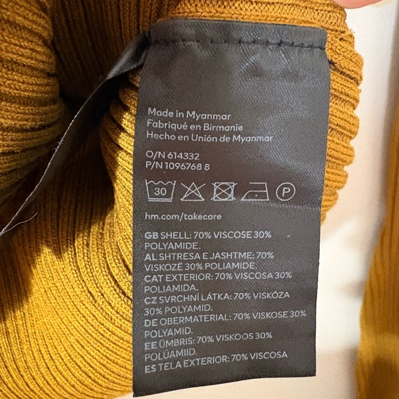 H&M Ribbed Sweetheart Neck Shirt - Picture 6 of 6